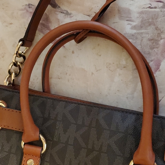 Michael Kors Handbag Set - Picture 9 of 15